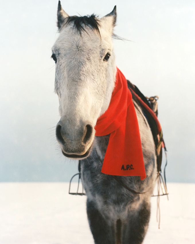 L'accessoire rouge : l'exhausteur de look par excellence !