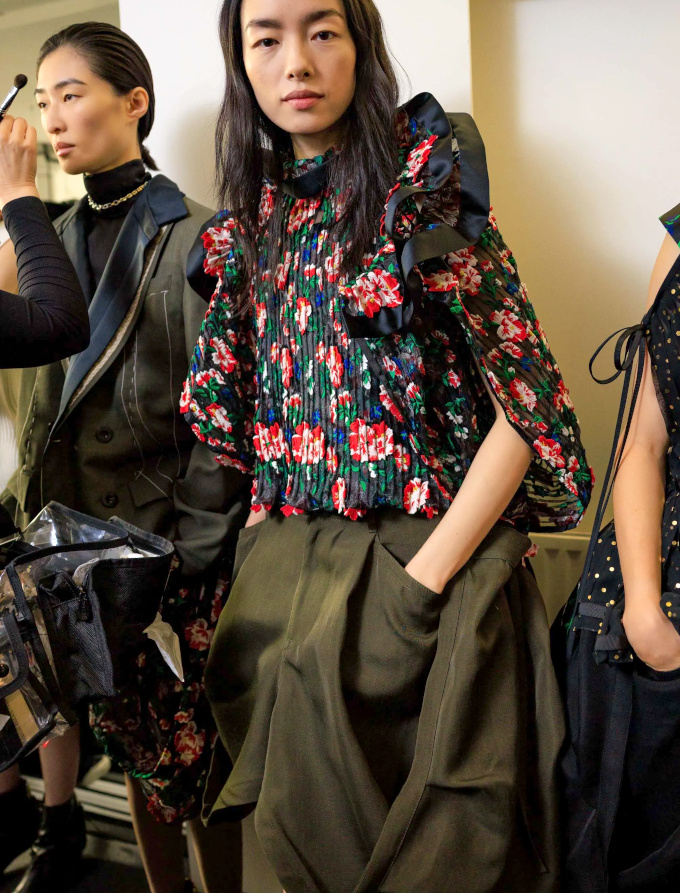 Kaki + imprimé floral = le bon mix