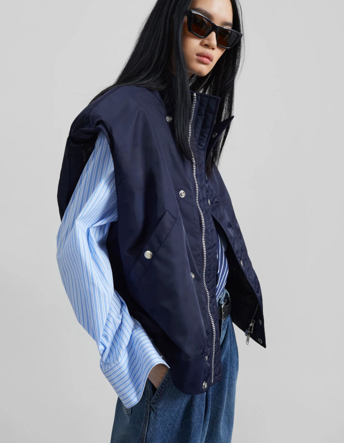 Veste bleu marine sans manches + chemise rayée