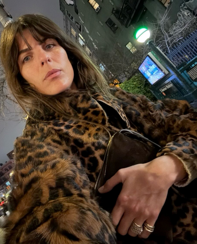 Oui au léopard porté de manière ultra naturelle !