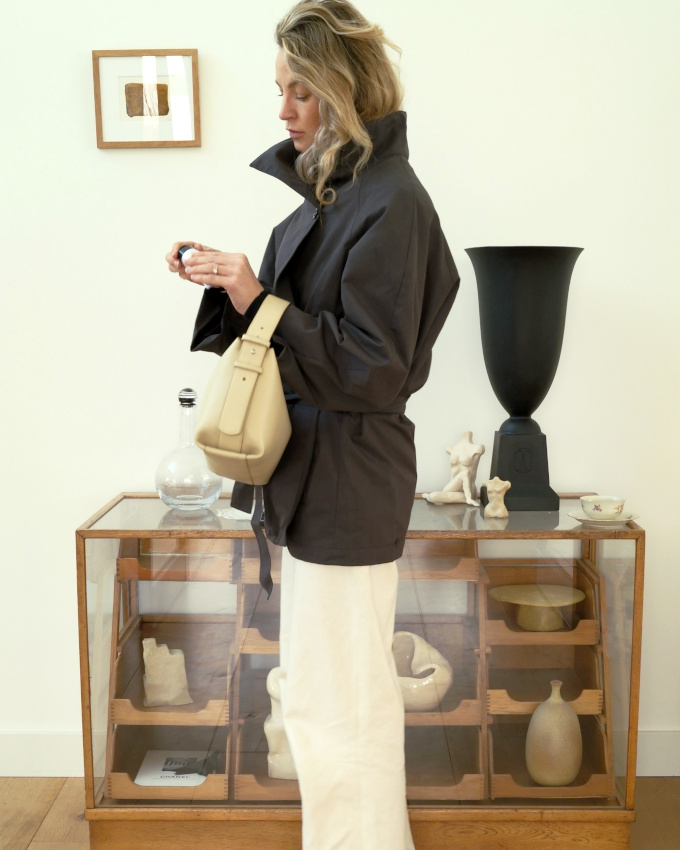 Toujours relever le col de ses manteaux, vestes et autres trenchs !