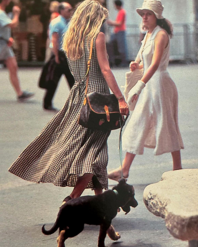 Envie de robe mi-longue fluide toute simple...