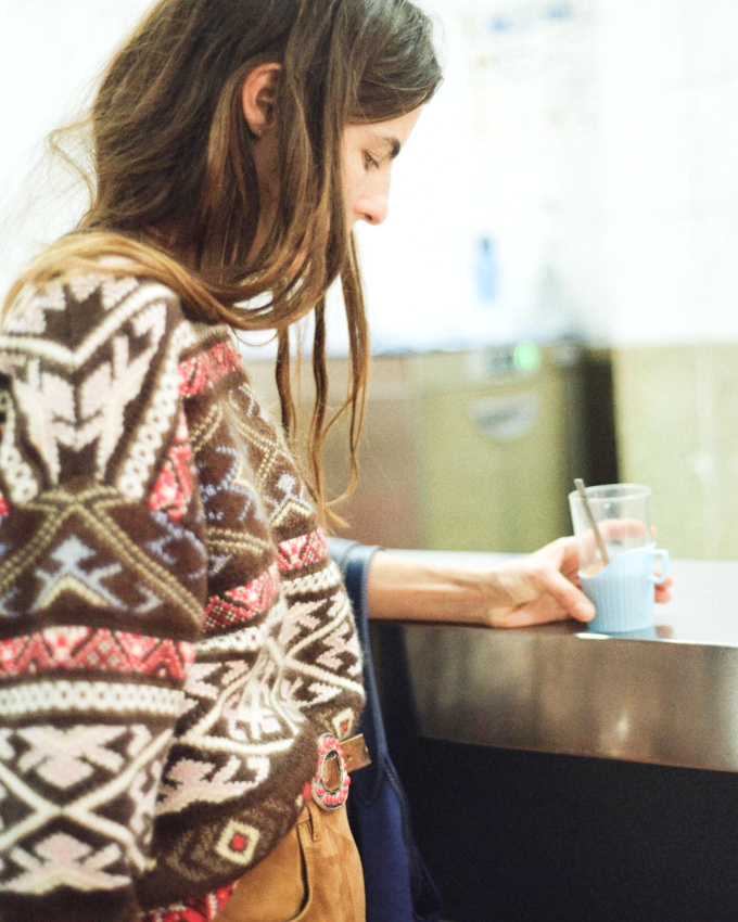 Jupe en daim + pull esprit 