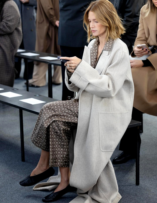 Tomber du lit avec élégance... tout un art !