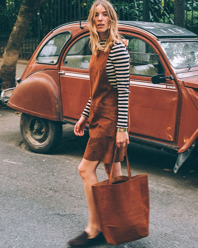 Daim fauve + rayures marinière = le bon mix