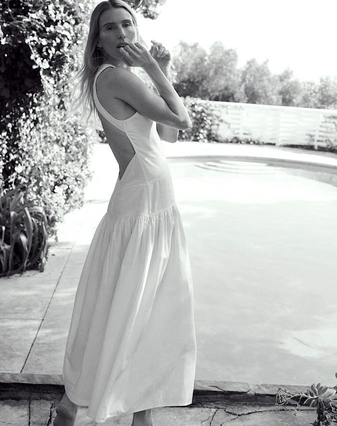 Robe blanche + dos nu = le bon mix