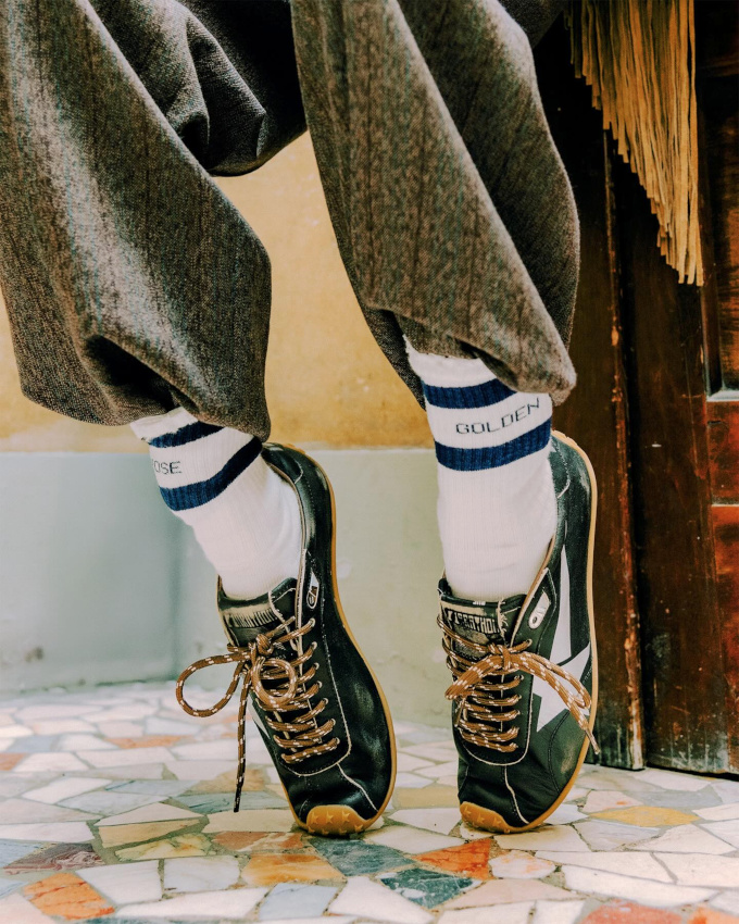 Pour ou contre le pantalon glissé dans les chaussettes ?