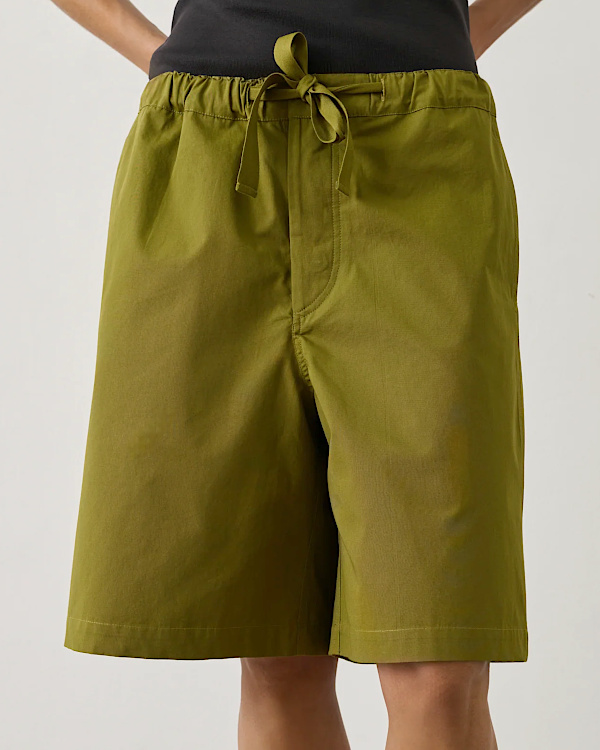 Bermuda en coton vert kaki, taille à cordon