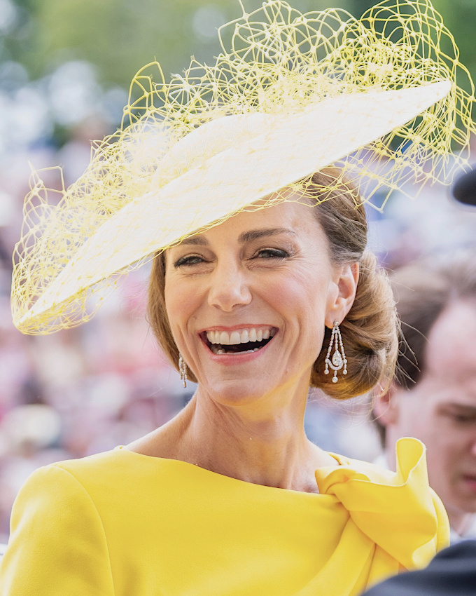 Quand un sublime sourire permet de patiner les choix stylistiques les plus audacieux...