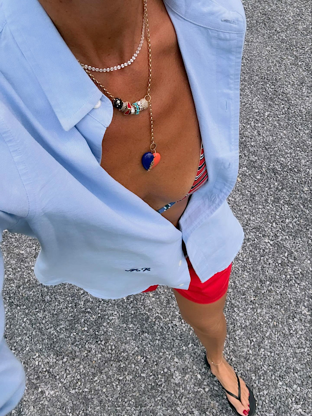 Chemise + bikini = le bon mix