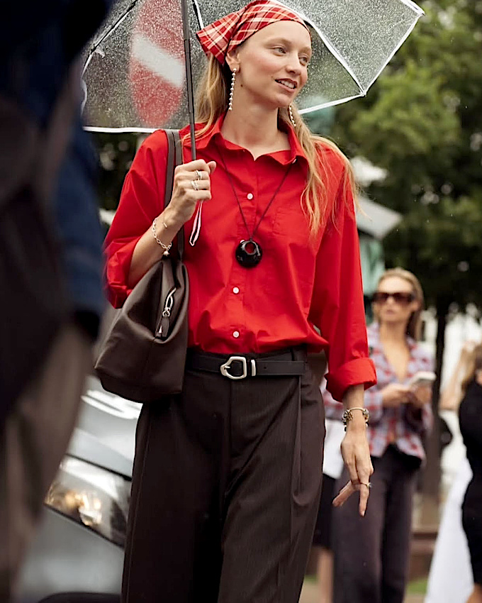 Marron + rouge = le bon mix