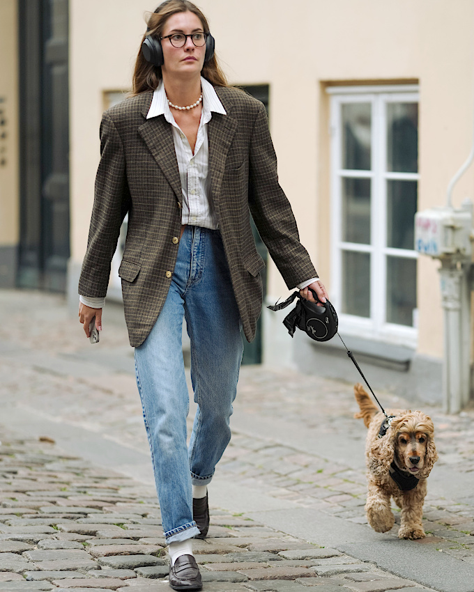 Pour ou contre le trio collier de perles/blazer/mocassins ?