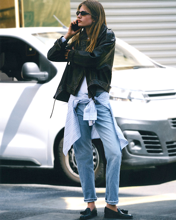 Mêlant rock, preppy et zeste grunge, ce look a tout bon !