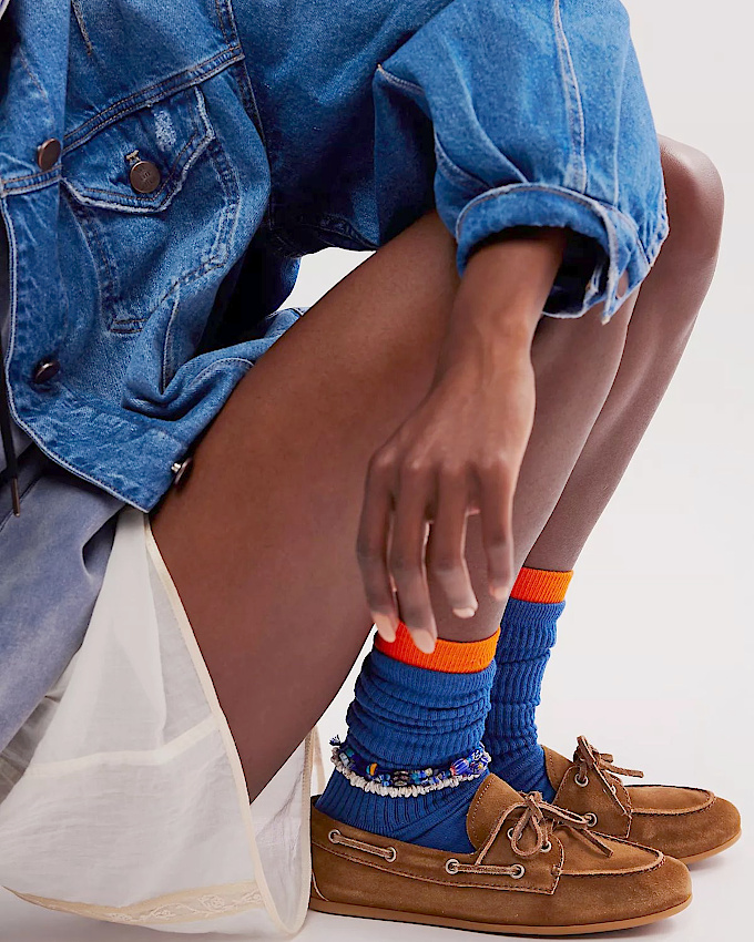 Pour ou contre le bracelet de cheville sur la chaussette ?
