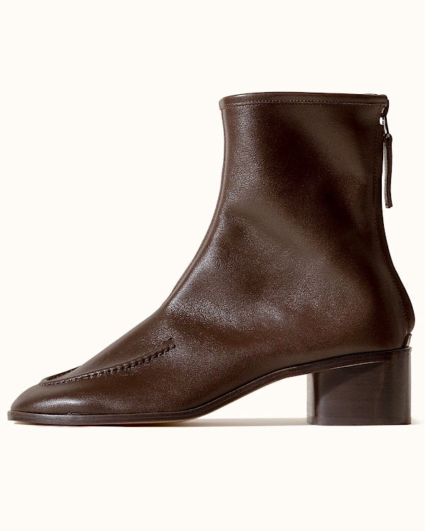 Bottine marron en cuir à talon bloc et bout effilé