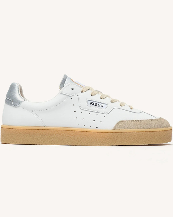 Sneaker Faguo blanche à empiècements gris et semelle beige