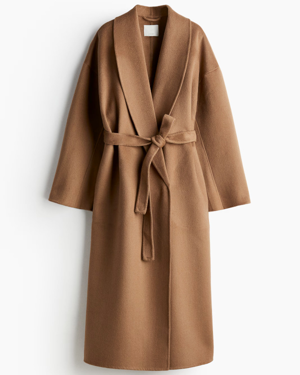 Manteau long camel à coupe ample, col châle et ceinture nouée à la taille